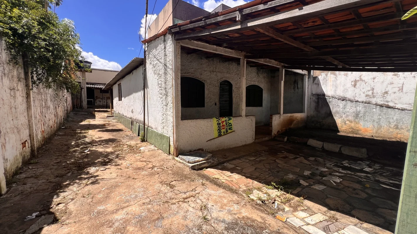 QSD 24 | Excelente oportunidade de investimento!Lote com 300m² (10m de frente x ...