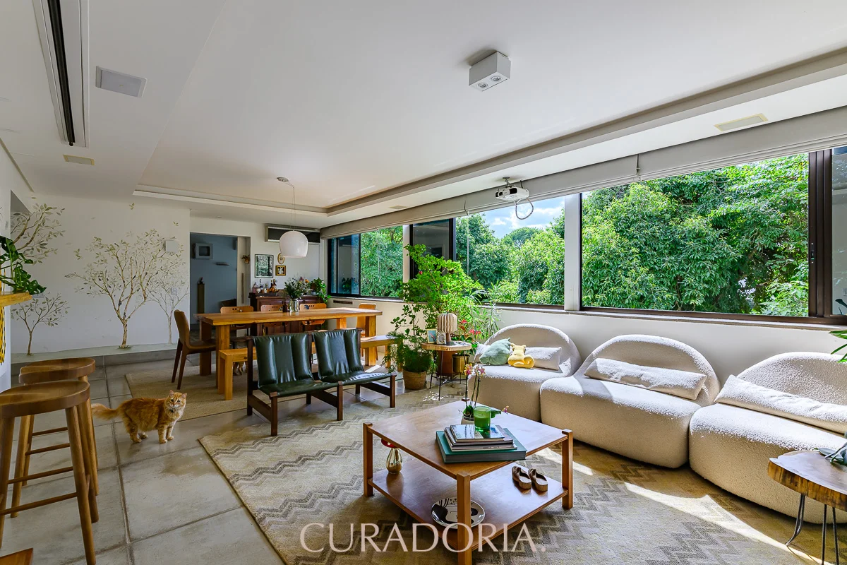 Belíssimo apartamento, cuidadosamente reformado, de 135m², com muita "Bossa" e c...