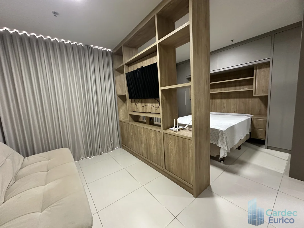 Condomínio DF Plaza Apartamento mobiliado, com móveis planejados, andar alto;Ar-...