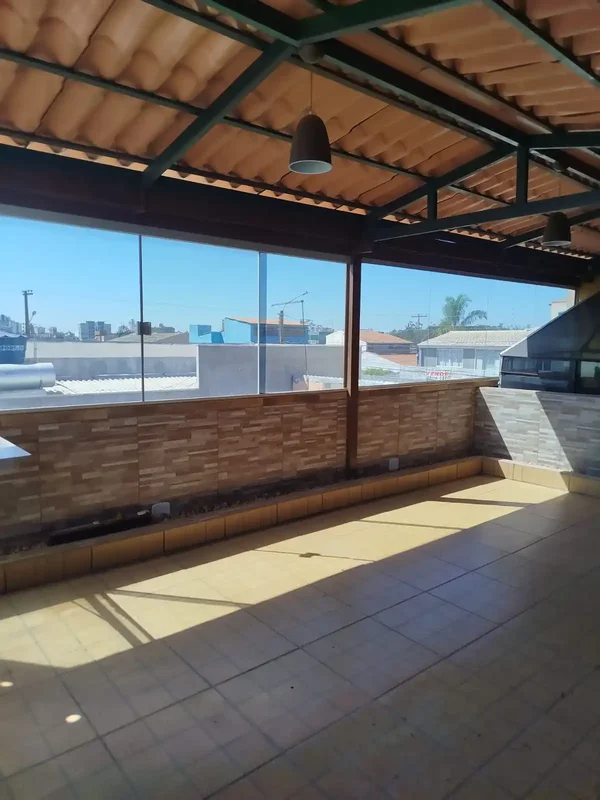 CASA À VENDA – OPORTUNIDADEQNL 10 – Lote de 200m²Casa com4 quartosSalaCozinhaBan...