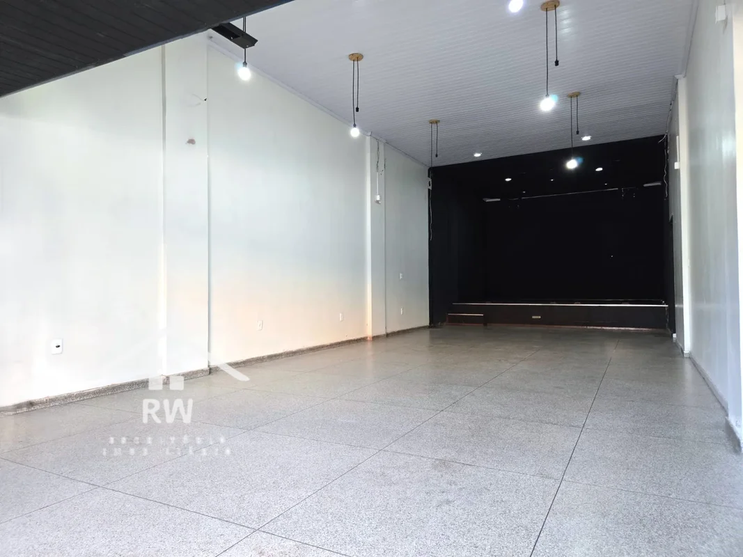 LOCAÇÃO – IMÓVEL COMERCIAL COM ESTRUTURA PARA IGREJAValor do aluguel: R$ 4.000,0...