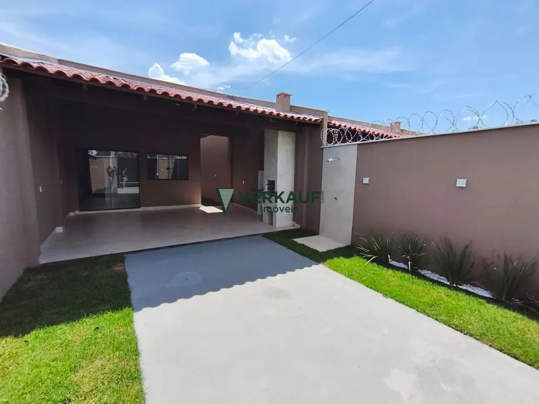 Casa 02 quartos, sala de estar/jantar, cozinha americana, banheiro social, hall ...