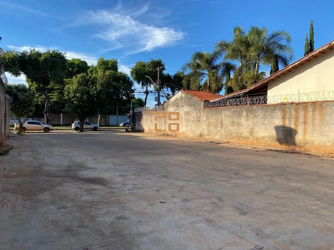 Lote para alugar no Jardim Europa, em Goiânia, com 381 m². Terreno amplo, com fá...