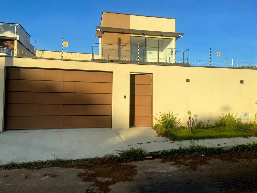 CASA MODERNA COM PISCINA + HIDRO!Se você busca conforto, espaço e um imóvel que ...