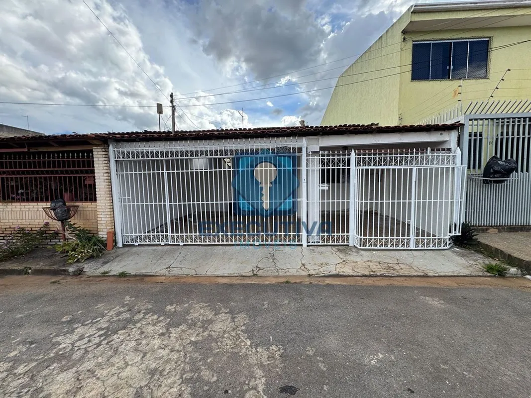 EXECUTIVA IMÓVEIS ALUGACASA NA QE 24 CONJUNTO C - GUARA II - BRASILIA/DFOBS: CAS...