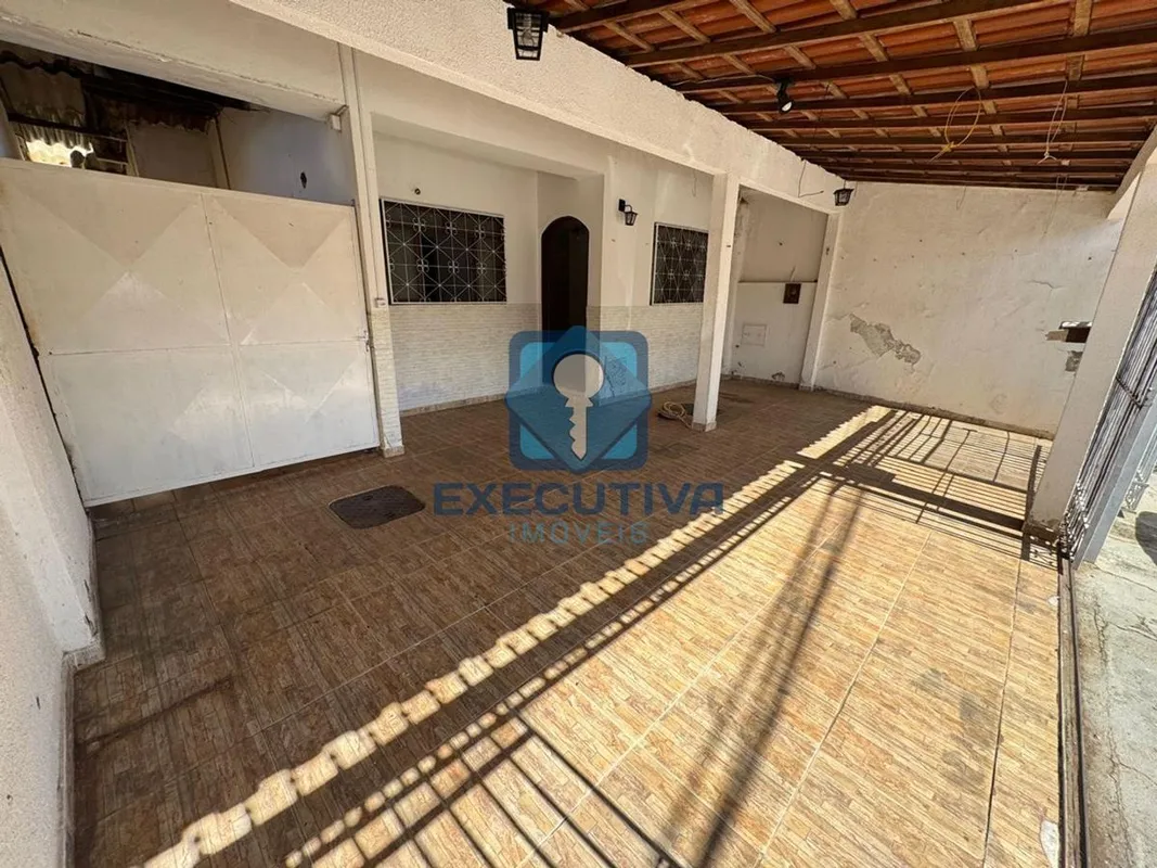 EXECUTIVA IMÓVEIS ALUGACASA NA QE 24 CONJUNTO C CASA 12 - GUARA II - BRASILIA/DF...