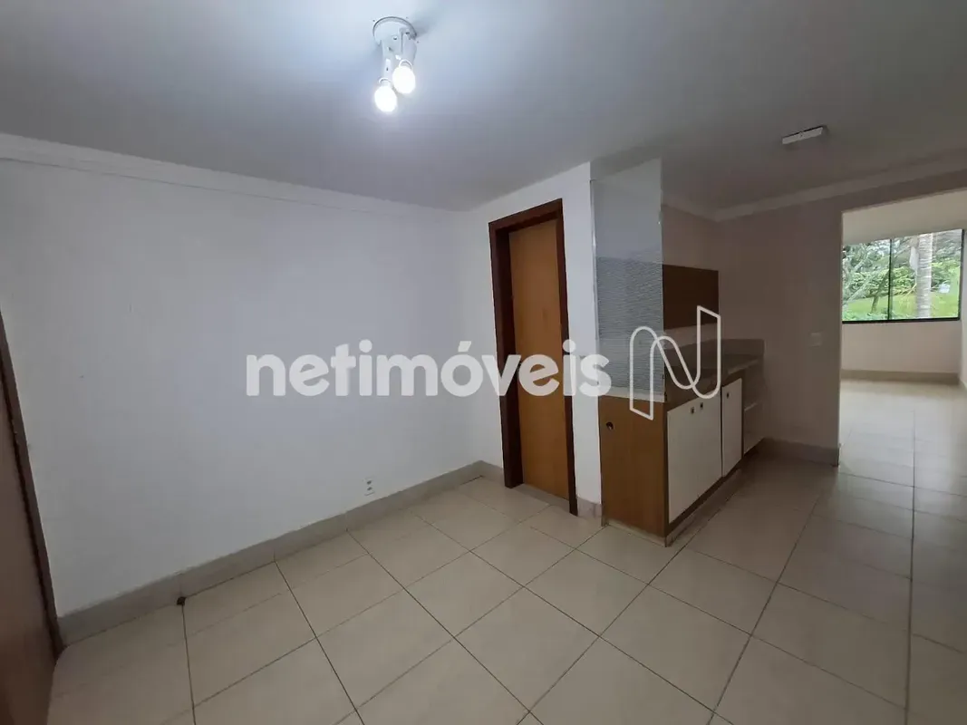 Localizada em um dos principais pontos do sudoeste, esta sala/kit é perfeita par...