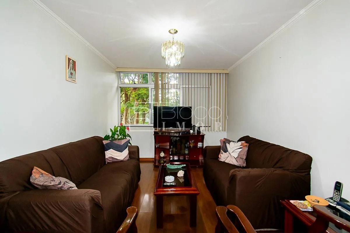 Apê no 1° andar com vista para o verde é vazado e pertinho da UNB.São 78,70m² út...