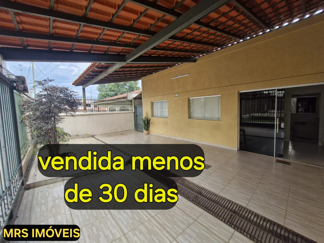 Excelente opção! Estuda aceitar apartamento de 1 ou 2 quartos. Casa com; 3 quatr...