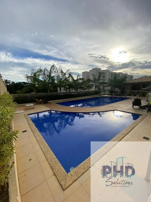 Apt 2 qts sendo um suite, com armarios na cozinha e banheiros . Area de lazer co...