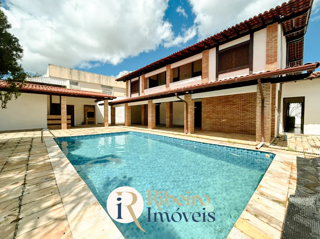 Ribeiro Imóveis anuncia:Casa de alto padrão na SHIS QI 7, Conjunto 12 – Lago Sul...