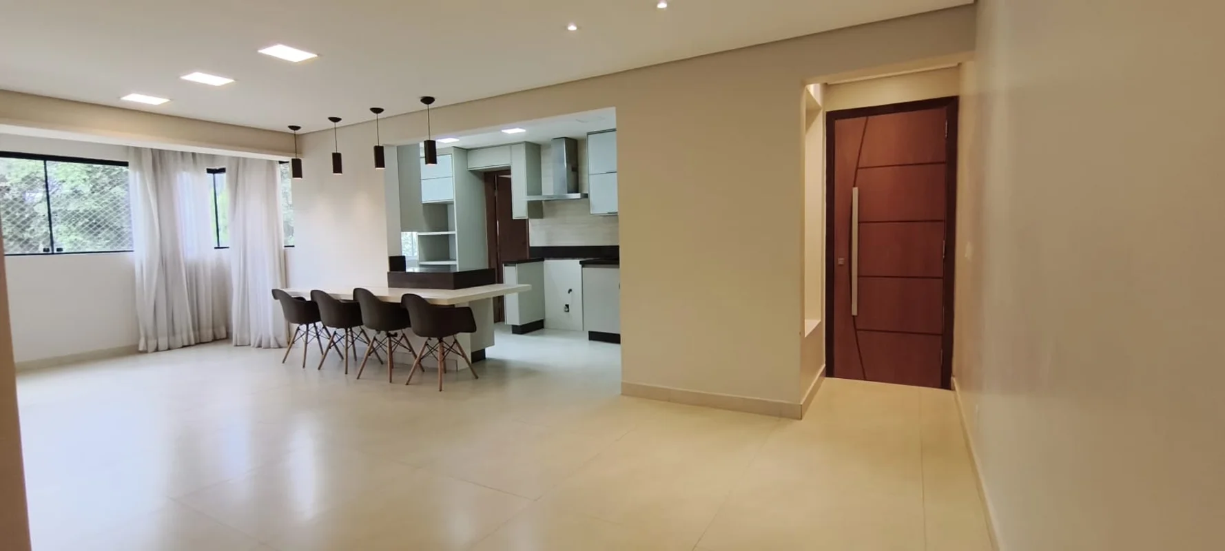 VENDO EXCELENTE APARTAMENTO SQN 305!Oportunidade única. Apartamento nascente Vis...