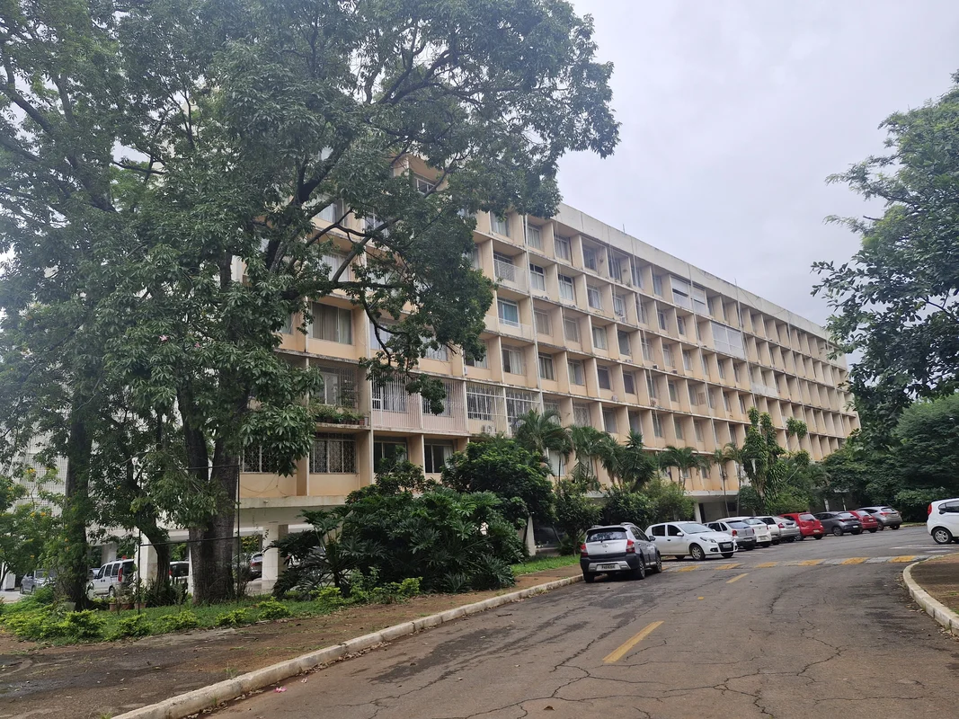 Excelente opção.!!! SQS 205 - BLOCO F - 1º ANDARApartamento com 43 m² com alguma...