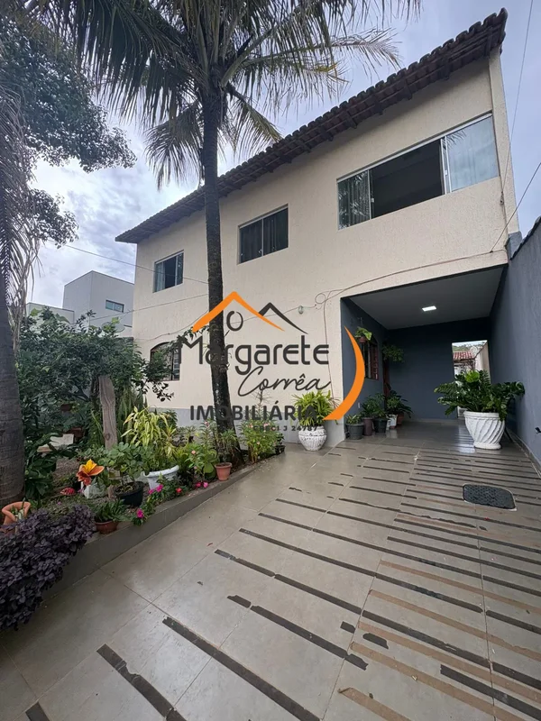 Imobiliária Margarete Corrêa vende casa no Condomínio Residencial Ipês*ESCRITURA...