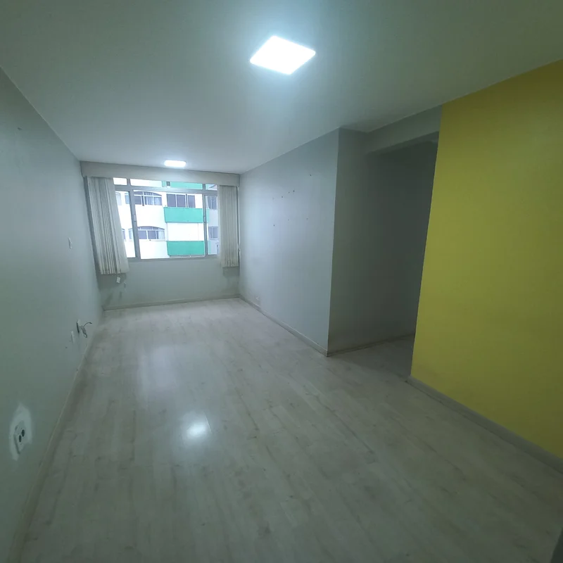 CNB 05 - ED. VAUPESAPTO 3QTS (01 REVERSÍVEL) SALA DOIS AMBIENTES, GARAGEM E SALÃ...