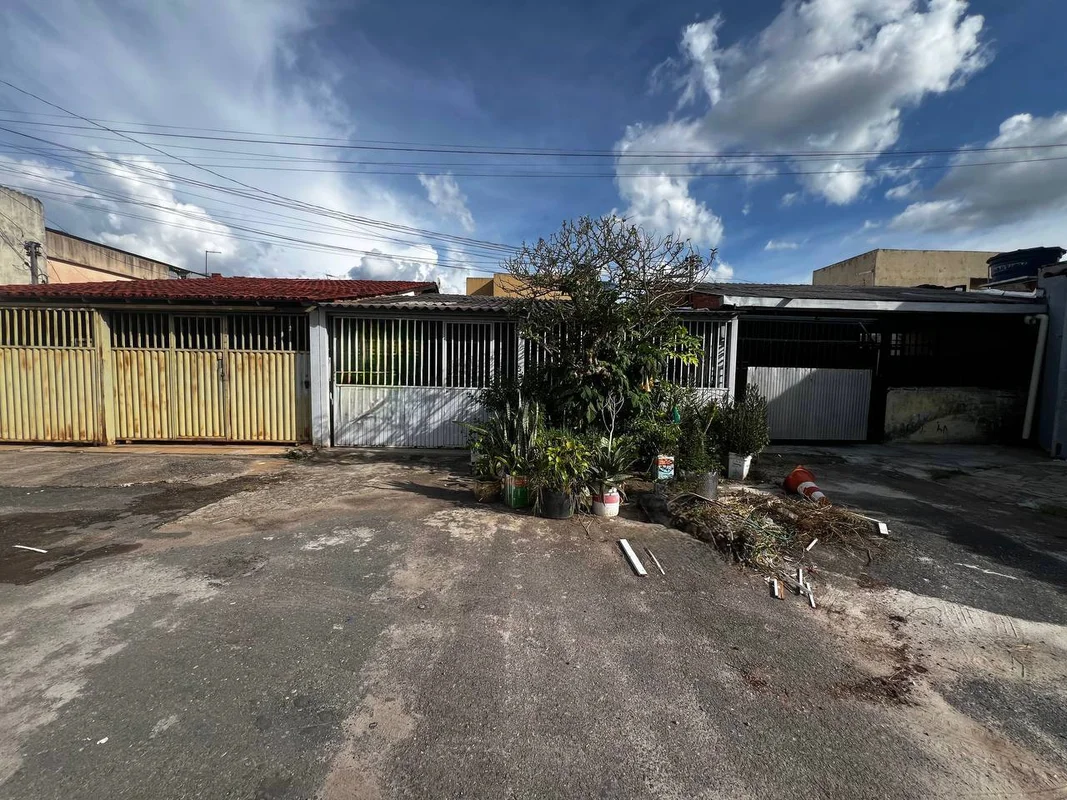 CASA À VENDA NA QR 316 – CONJUNTO 6 - SAMAMBAIADescubra o conforto e a tranquili...