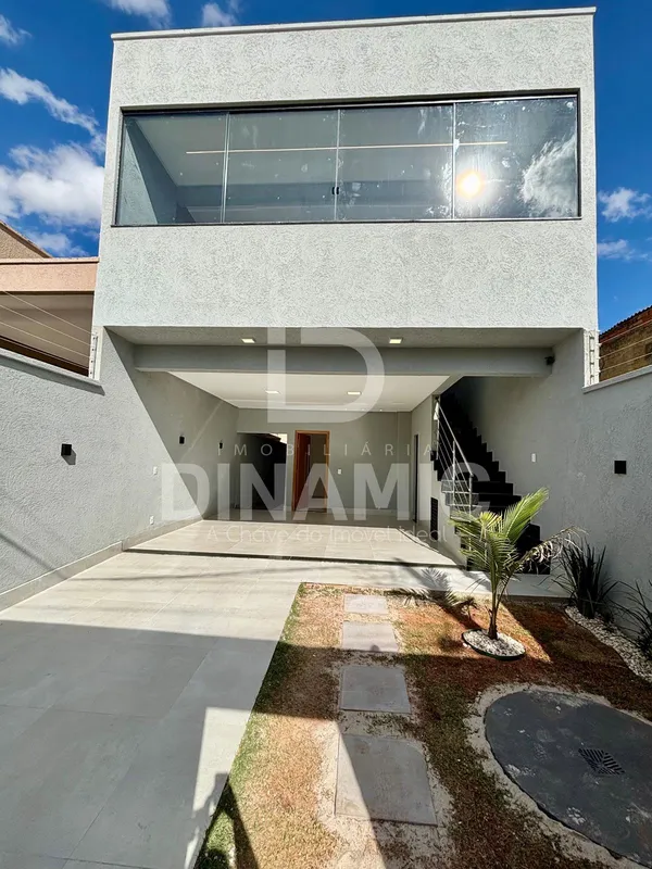 (ID 07)Casa para Venda 165m² no Village Garavelo - Aparecida de GoiâniaEsta resi...