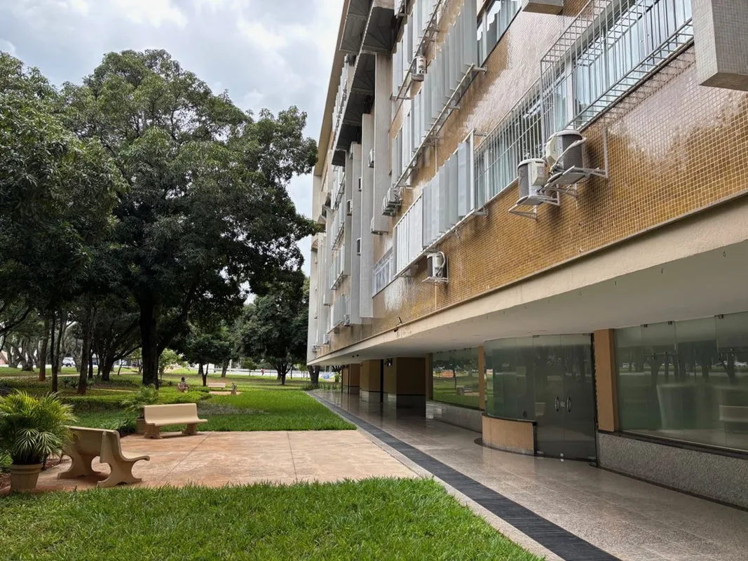 Apartamento com área privativa de 115m2, 3 quartos com armários (sendo uma suíte...