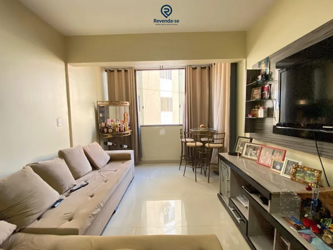  Apartamento Reformado e Rico em Armários - 65m² Este apartamento de 2 quartos f...