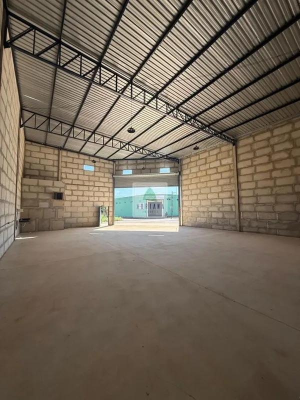 galpão com área de 320 mts² 29/03/26