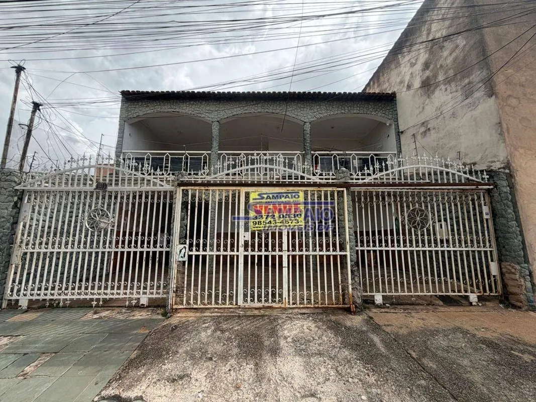 Sobrado com 04 Quartos na QNM 17 Conjunto B Ceilândia!Excelente oportunidade par...