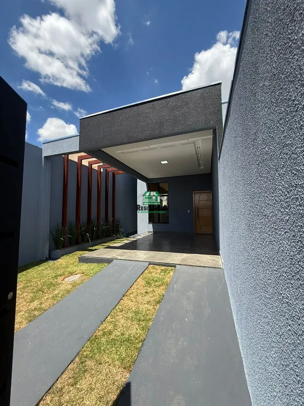 Casa Setor Sul Jamil Miguel- Área total 150m²- Área construída 98m²- 3 quartos s...