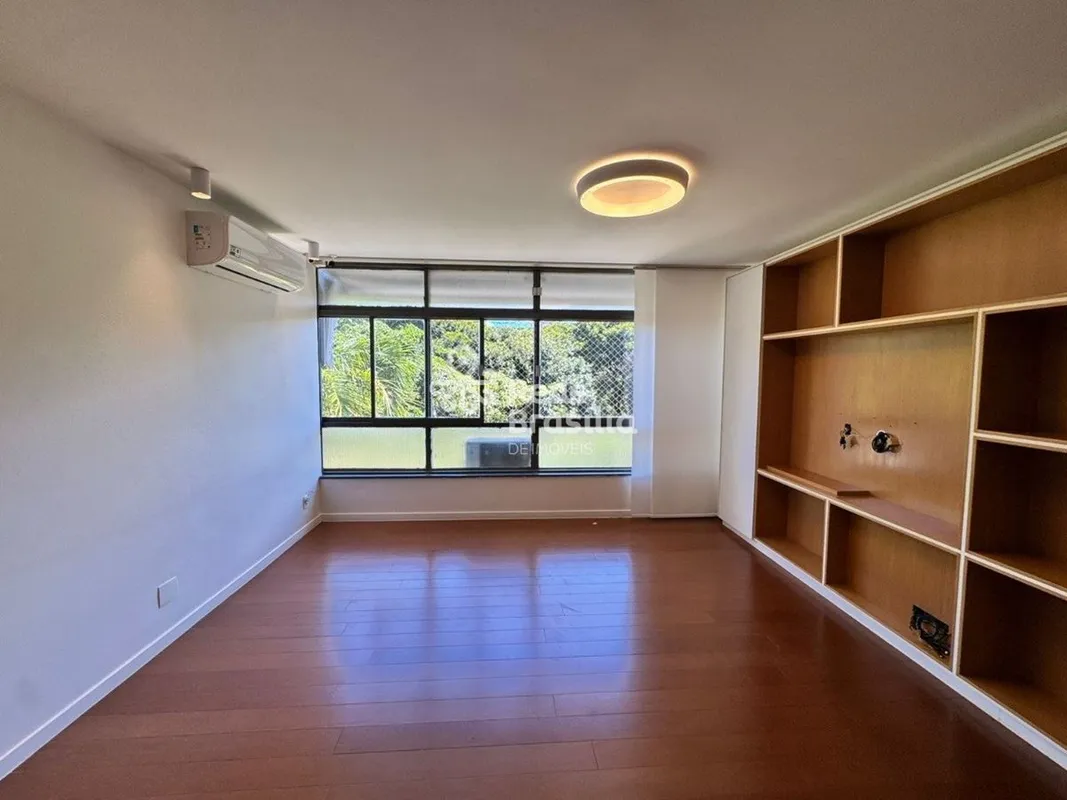 SQN 307 BLOCO C - ASA NORTEApartamento de 03 quartos, completamente reformado, n...