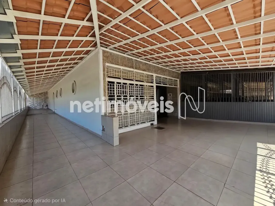 Casa (Sobrado) 04 quartos - 01 suíte - Núcleo Bandeirante - Avenida Central Loca...