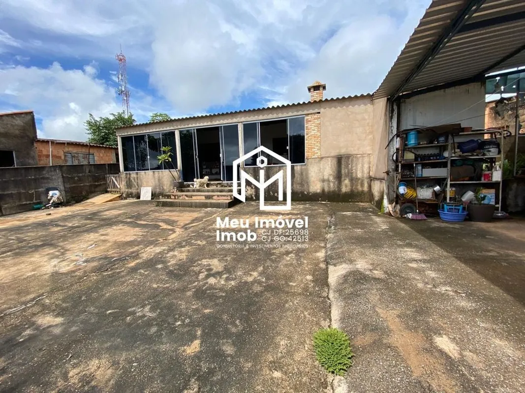 Este imóvel apresenta uma planta bem distribuída, contemplando quatro dormitório...