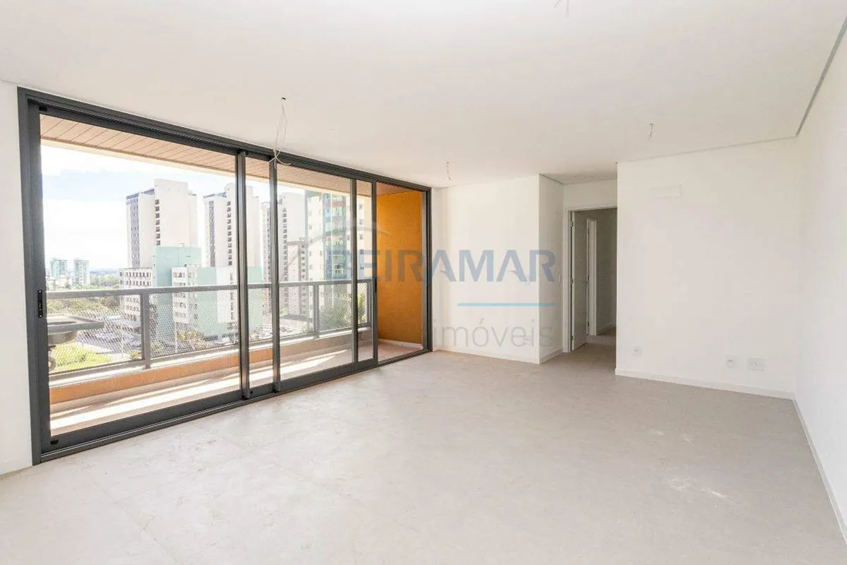 4 Quartos (1 Suíte + 2 Semi Suítes) | Vista Livre | Varanda Ampla | 2 Vagas | Ca...