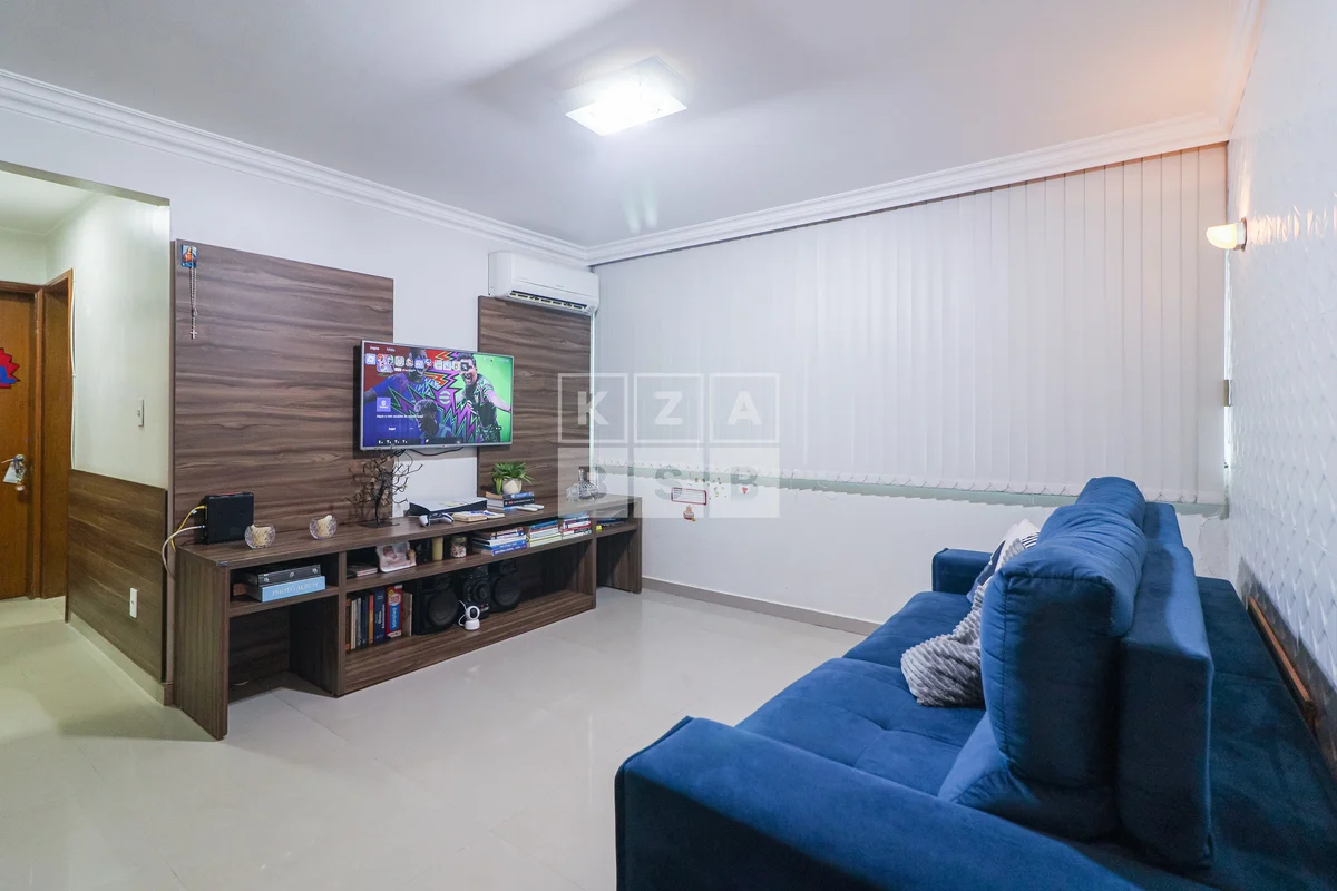 Um apartamento encantador, no 2º andar na quadra 309 do Cruzeiro Novo! Pronto pa...