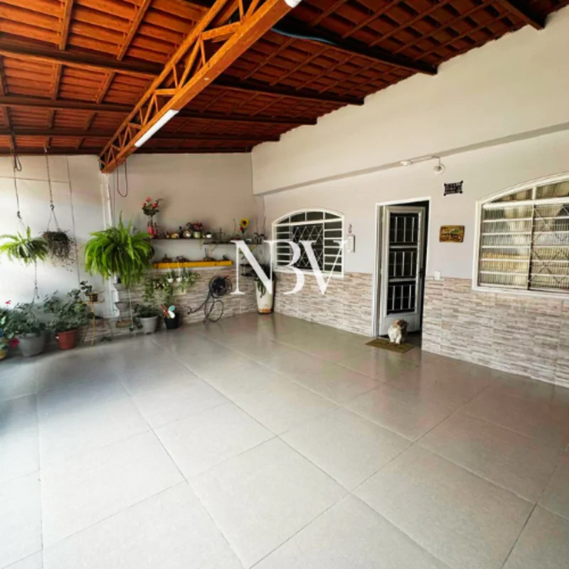 CASA COM SUÍTES + CASA DE FUNDOS QNN 26 CONJUNTO G CEILÂNDIA SUL Está procurando...