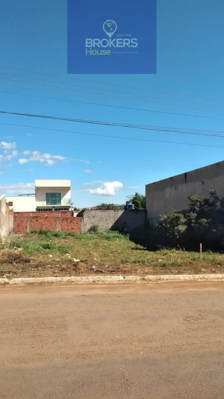 Excelente lote COMERCIAL no Bairro Parque Dos Pirineus.Medindo 15 x 21 = 315 m2Q...