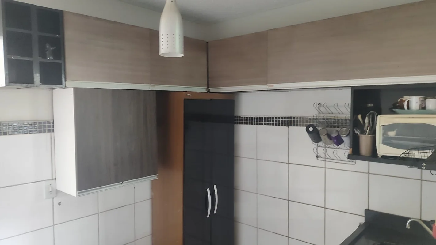 A GCASTRO IMÓVEIS VENDE !!!Oportunidade Casa reformada e ampliada os fundos na l...