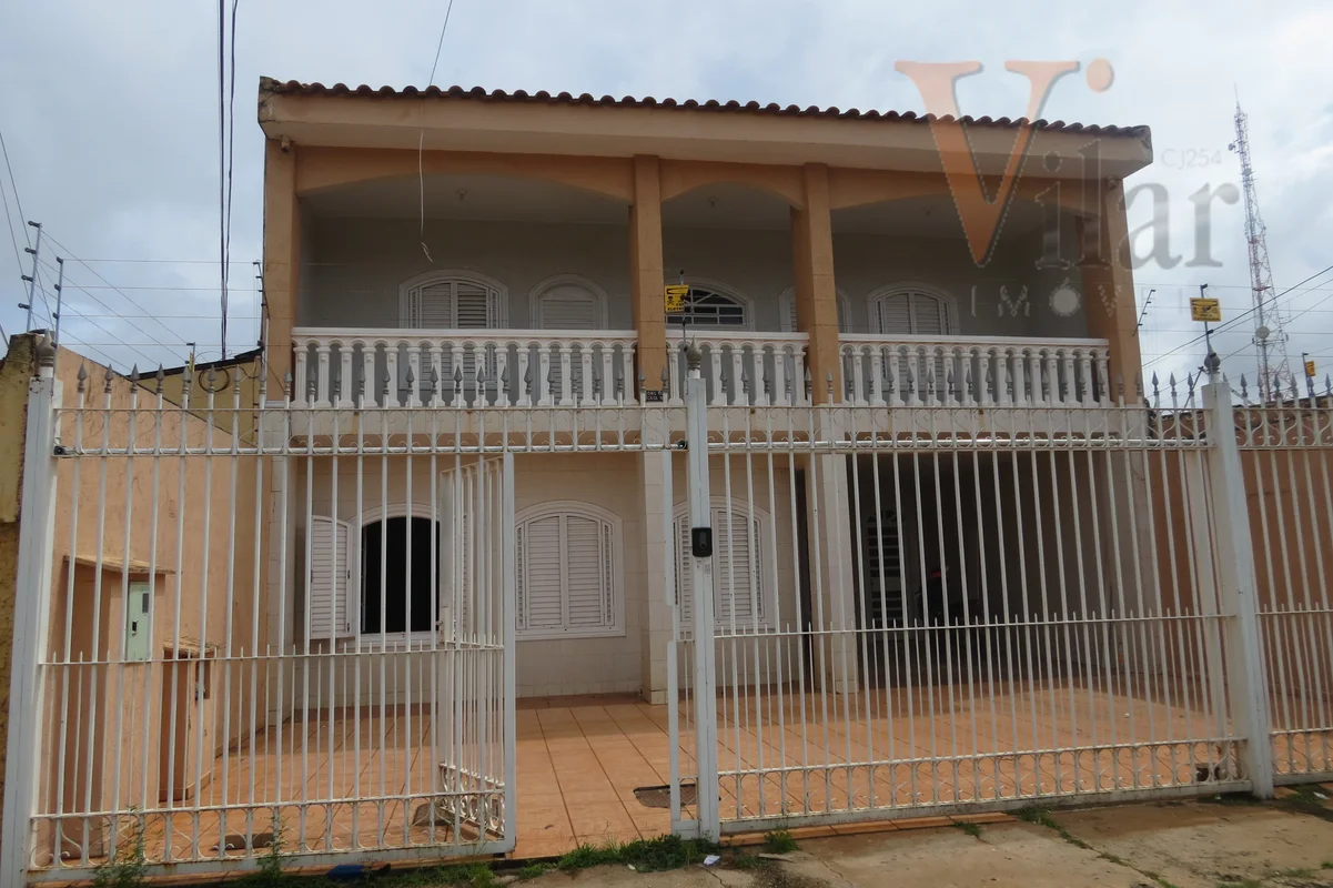 Descubra o conforto de morar em uma charmosa casa sobrado na QNG 2, Taguatinga N...