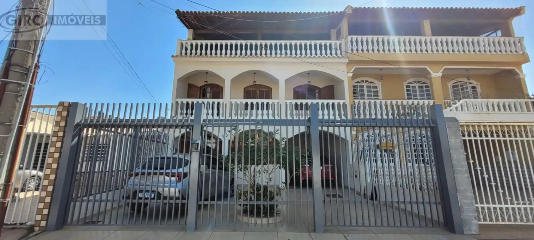 Descubra a rara oportunidade de adquirir uma casa "3" pavimentos, completa e pro...