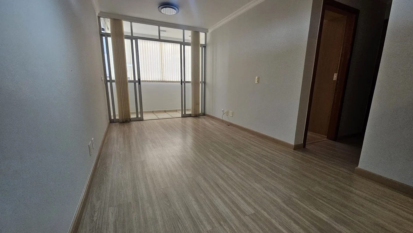 DESOCUPADOCCSW 04 - ED. CARLOS HENRIQUE - EXCELENTE APARTAMENTO COM 66,30 M² PRI...
