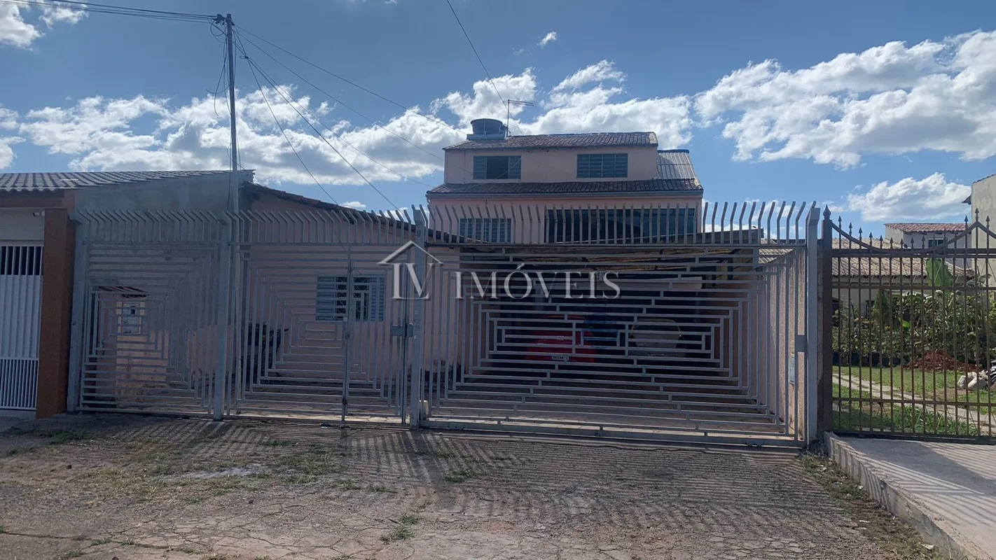 LV IMÓVEIS VENDE SOBRADO em Taguatinga Norte, próximo ao Taguacenter na QNG com ...