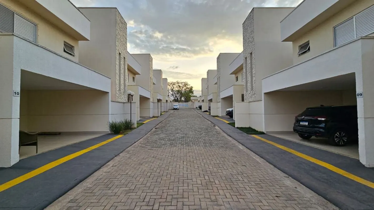  ?04 suítes, uma acessível - Todas com Ar condicionado área de serviço com banhe...