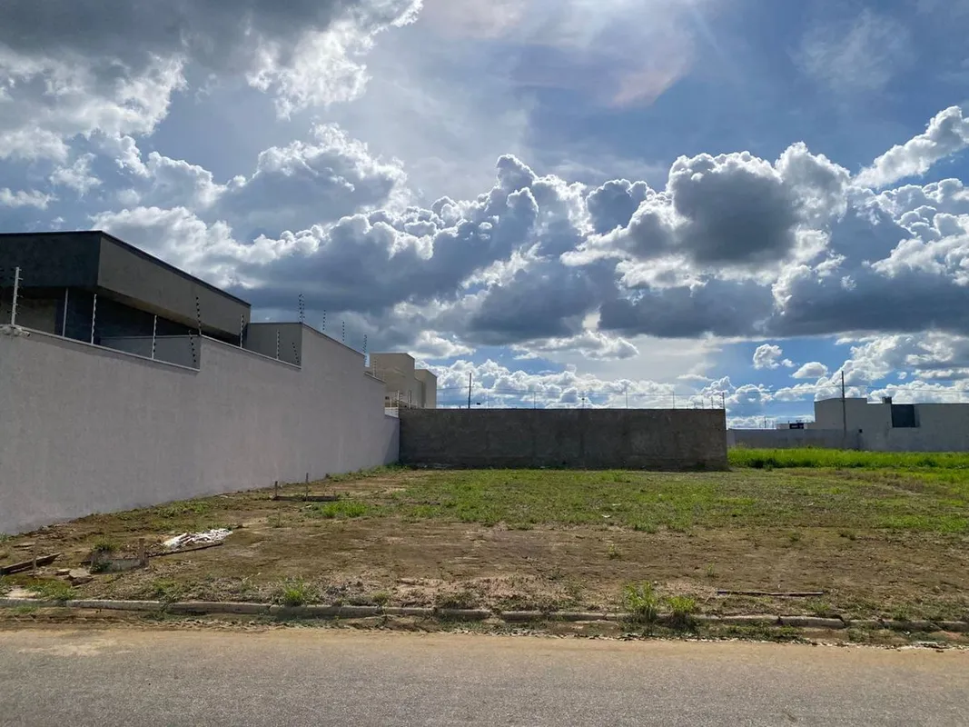 Terrenos 540 m², posição sol da manhã. 29/03/26