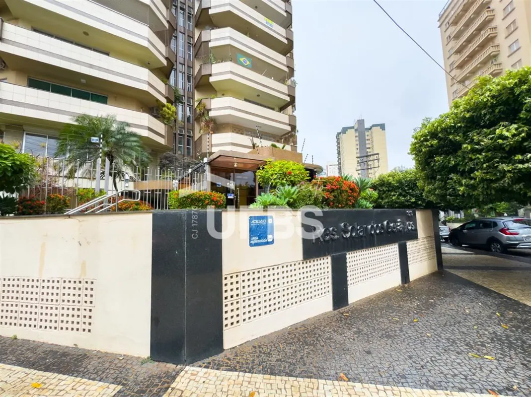COD U-0030777 - Com 432 m2 e 3 suítes plenas, essa cobertura triplex está locali...
