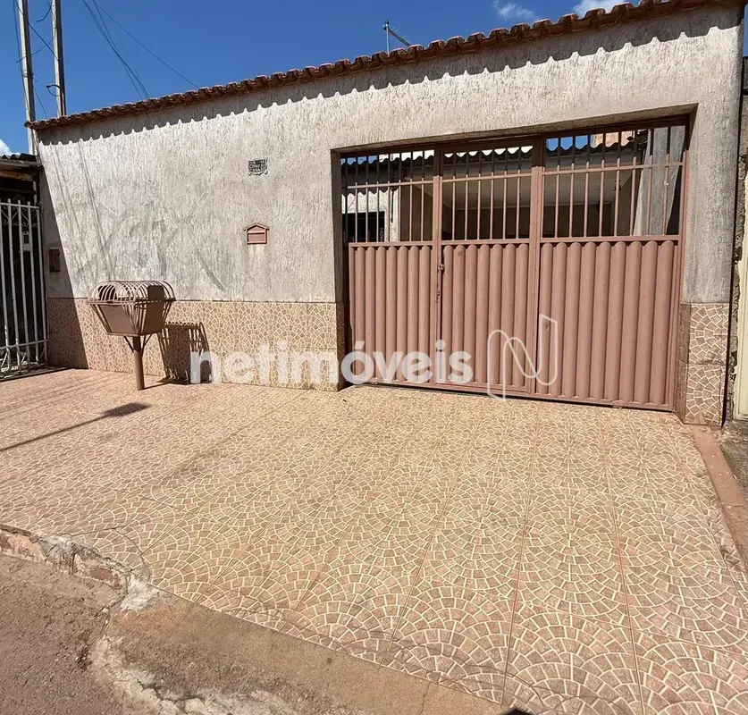 Ótima oportunidade no Riacho Fundo II Imóvel bem distribuído, com excelente vent...