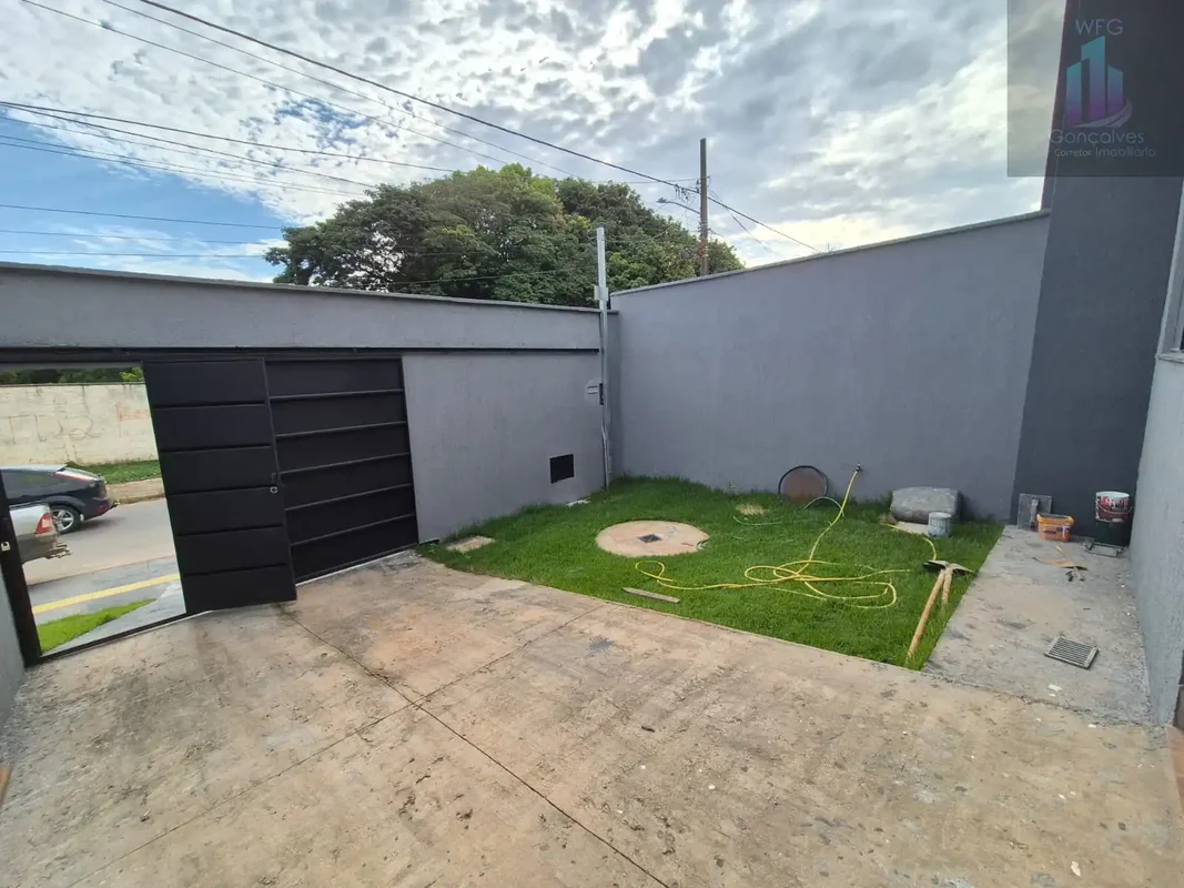 LINDA CASA À VENDA – 3 QUARTOS COM SUÍTE 7 MINUTO DO BURITI SHOPPING SETOR VEIGA...