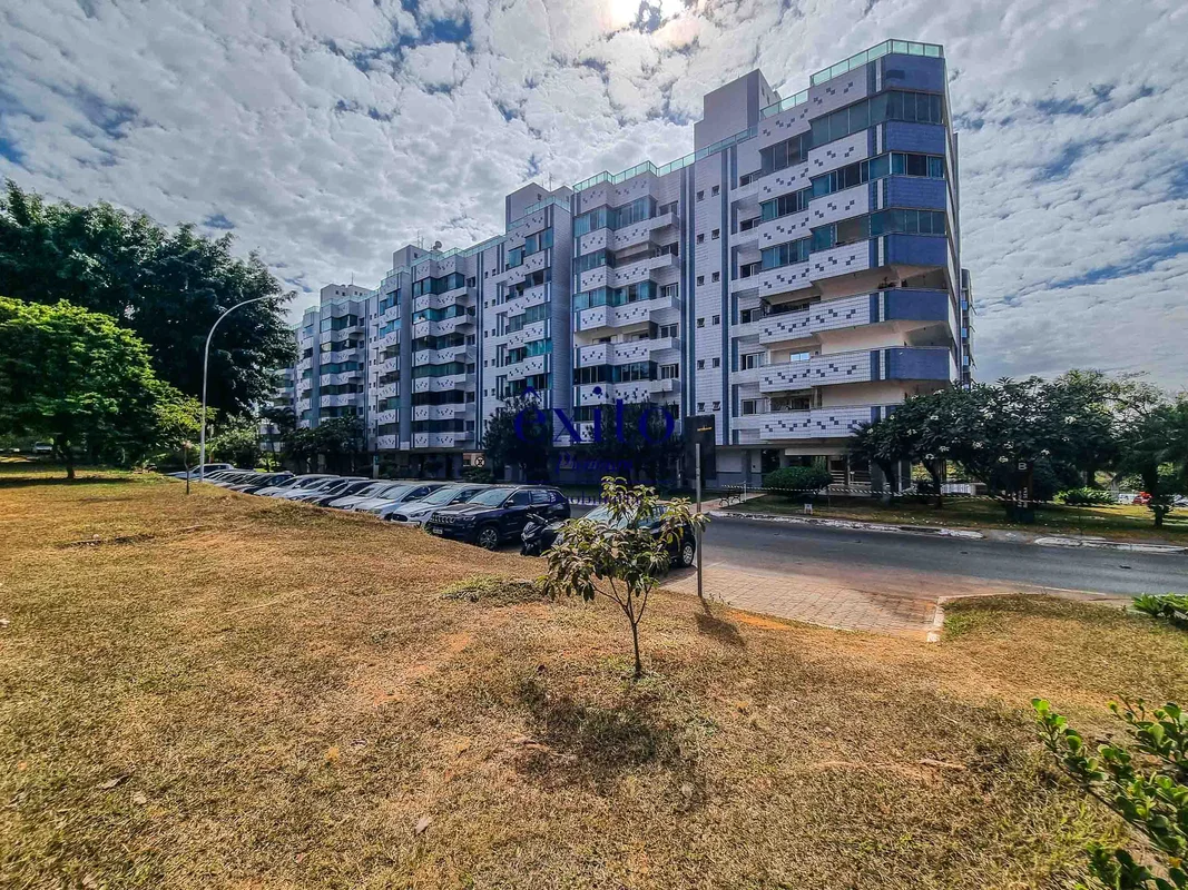 Asa Norte, SQN 214 Bloco B. Apartamento à venda!Raridade!!!Ao lado do Parque Olh...