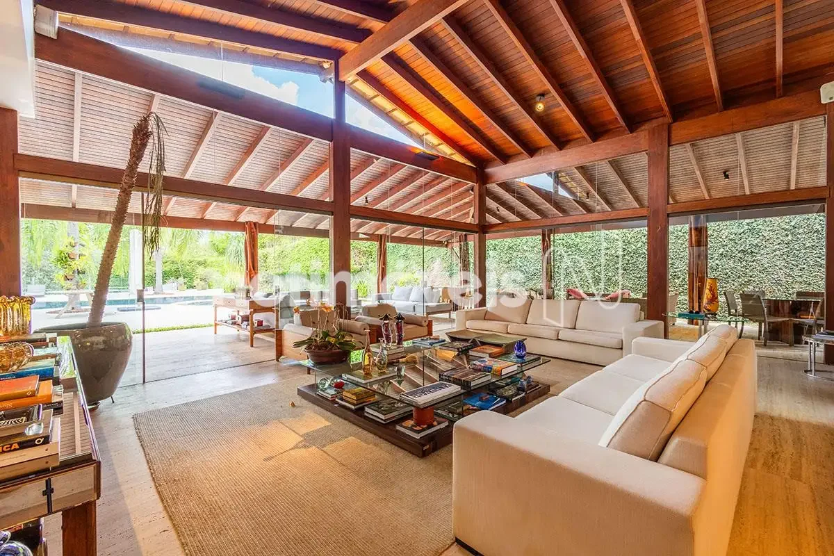 Se você busca requinte, conforto e exclusividade, esta é a casa dos seus sonhos!...