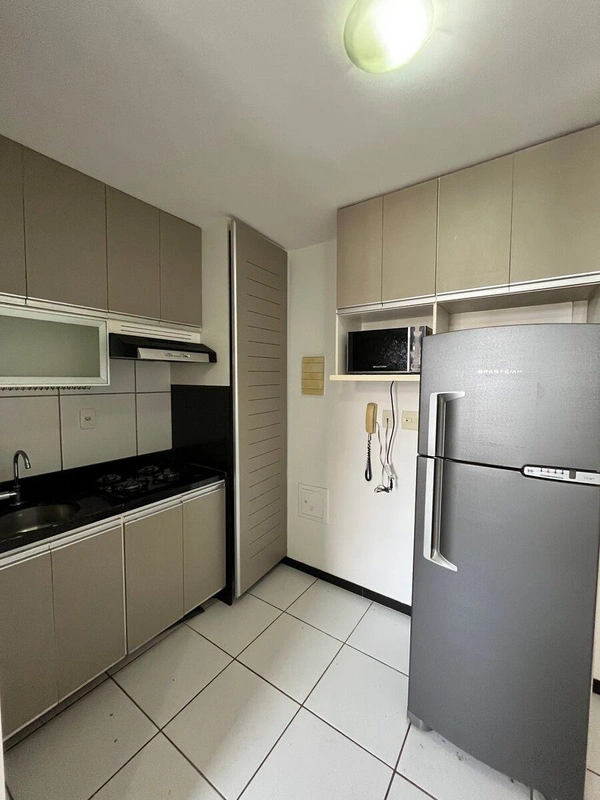 VENDO KITINETE, NO PARK STUDIOS, UNIDADE 917 DO BLOCO C, COM ALGUMAS MOBILIA, DE...