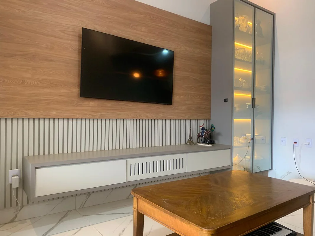 Casa semi-nova, completa, com 3 quartos com ar-condicionado, armários planejados...