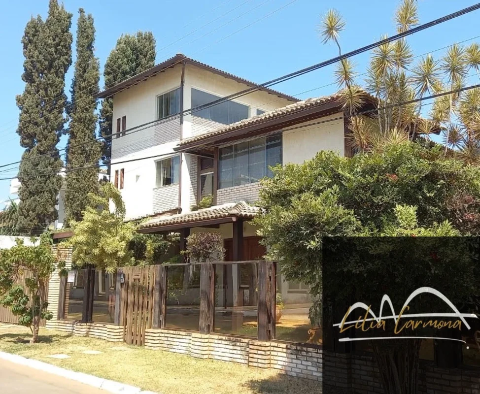 Casa Exclusiva à Venda no Lago Sul Descubra o privilégio de viver em um dos ende...