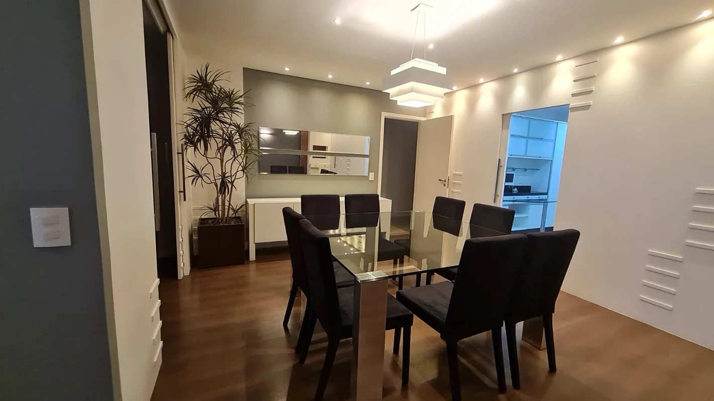 Desfrute de um apartamento confortável, com fino acabamento e bem localizado no ...