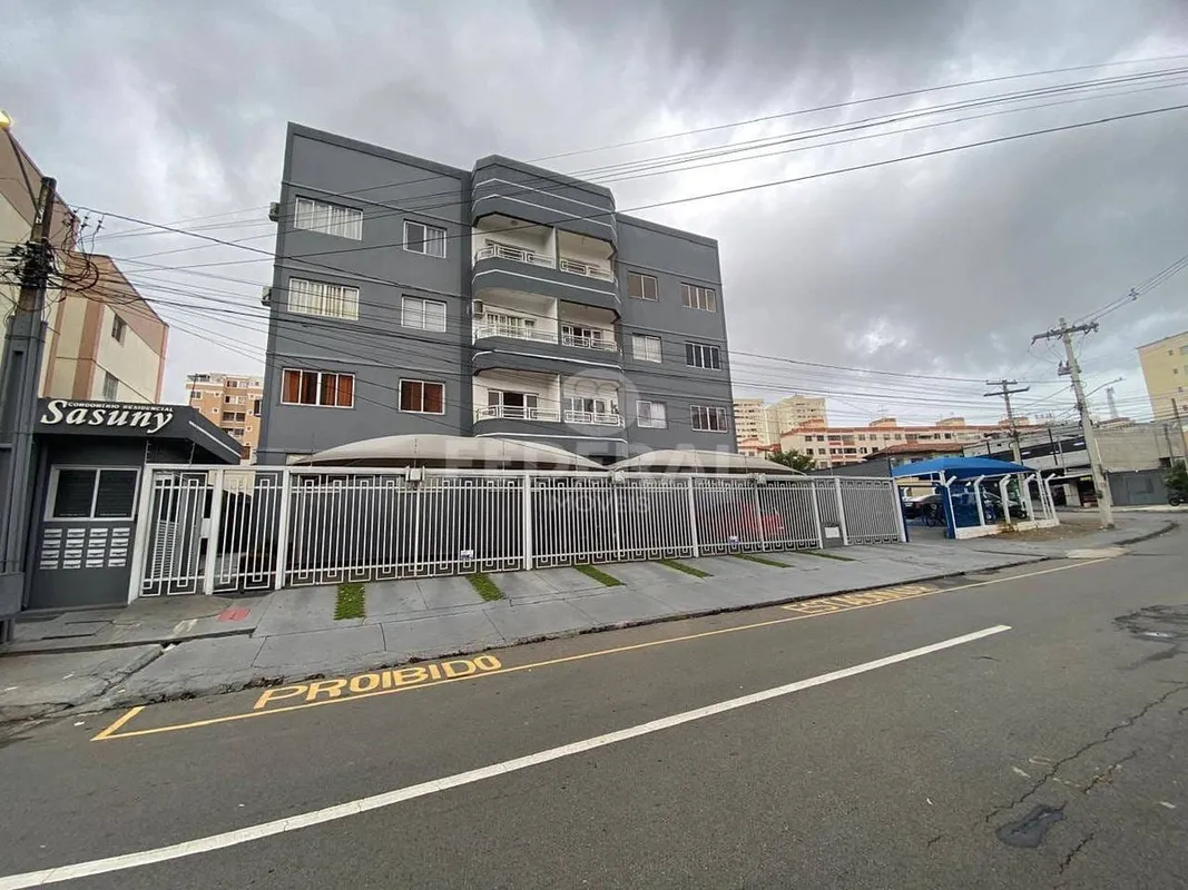 Este apartamento padrão, localizado no Setor dos Afonsos, em Aparecida de Goiâni...